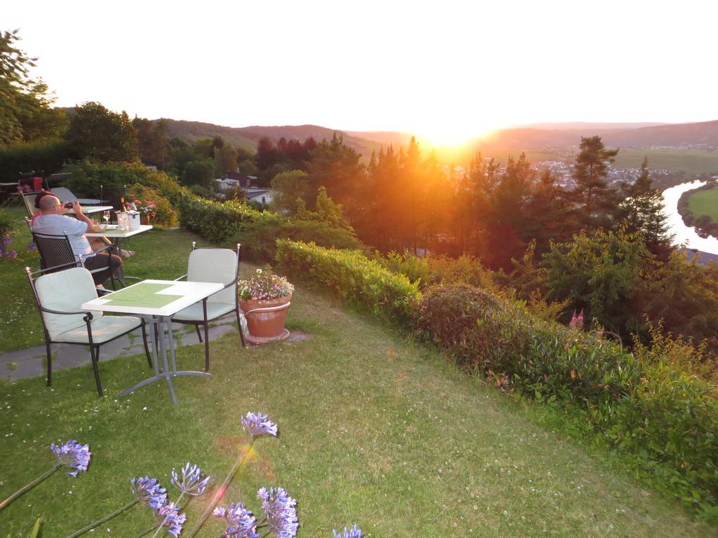 Gaestehaus-Weingut Loersch Leiwen Eksteriør billede